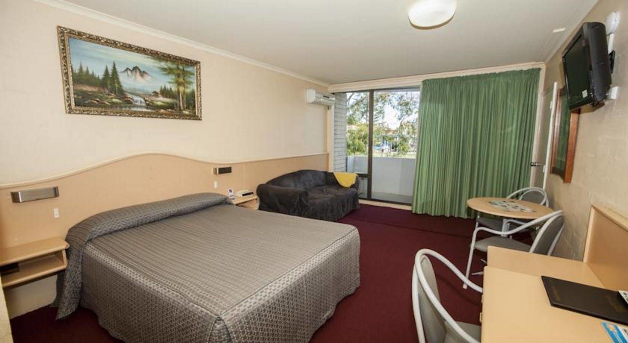 Palm Court Motor Inn Port Macquarie Kültér fotó